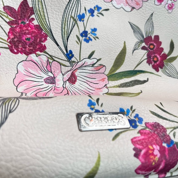 Carlos Santana Floral White tote - Picture 4 of 6